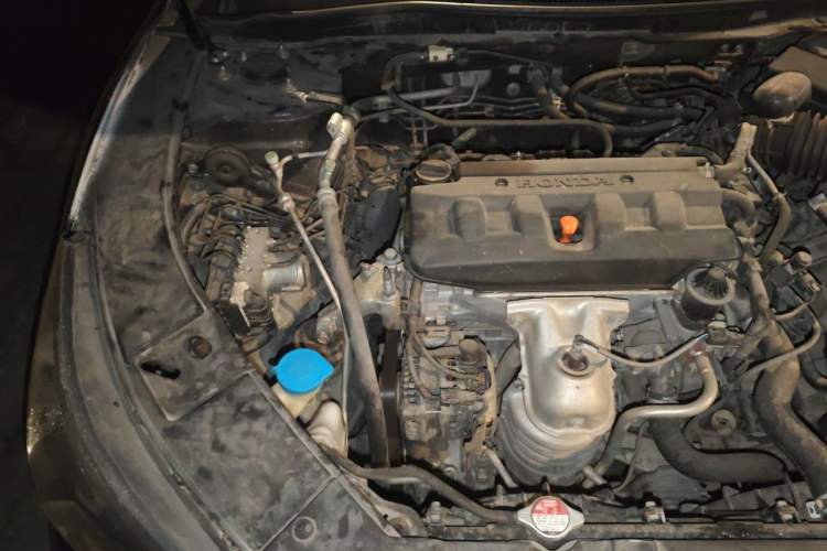 Used Honda Accord 2015 2.0L LXS Elite Edition Engine Bay Right