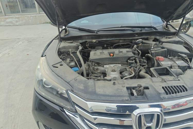 Used Honda Accord 2015 2.0L LX Comfort Edition Engine Bay Right