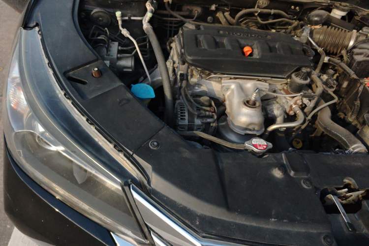 Used Honda Accord 2015 2.0L LXS Elite Edition Engine Bay Right