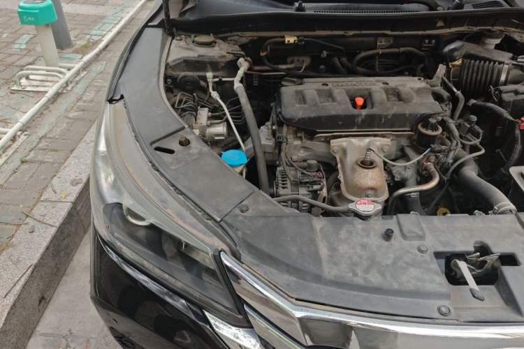 Used Honda Accord 2015 2.0L LX Comfort Edition Engine Bay Right
