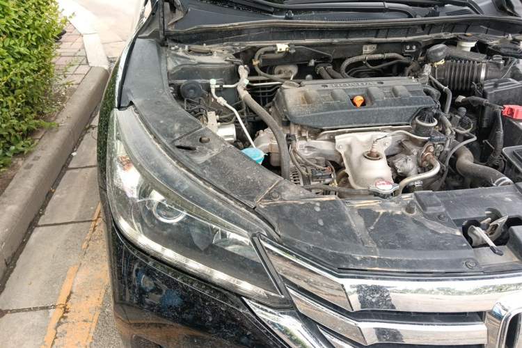 Used Honda Accord 2015 2.0L LX Comfort Edition Engine Bay Right