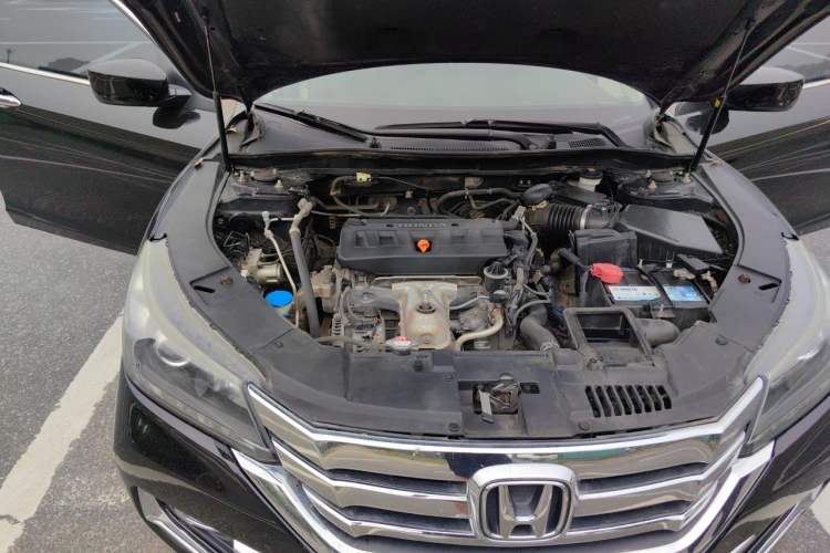 Used Honda Accord 2015 2.0L LX Comfort Edition Engine Bay Right