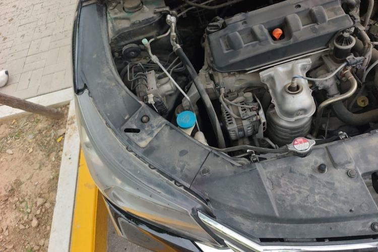 Used Honda Accord 2015 2.0L LX Comfort Edition Engine Bay Right