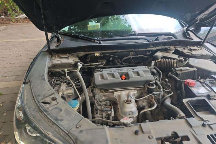 Used Honda Accord 2015 2.0L LX Comfort Edition Engine Bay Right