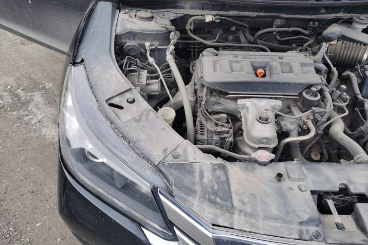 Used Honda Accord 2015 2.0L LX Comfort Edition Engine Bay Right