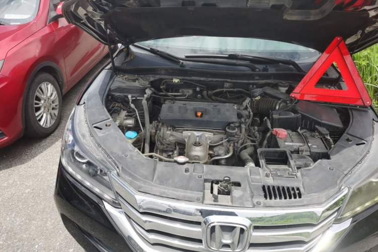 Used Honda Accord 2015 2.0L LX Comfort Edition Engine Bay Right