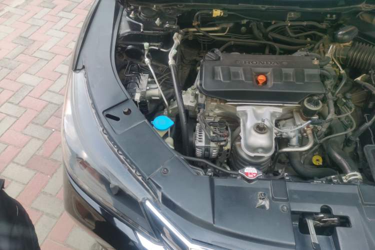 Used Honda Accord 2015 2.0L LX Comfort Edition Engine Bay Right