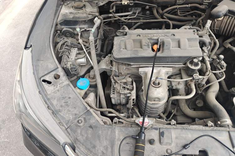 Used Honda Accord 2015 2.0L LX Comfort Edition Engine Bay Right