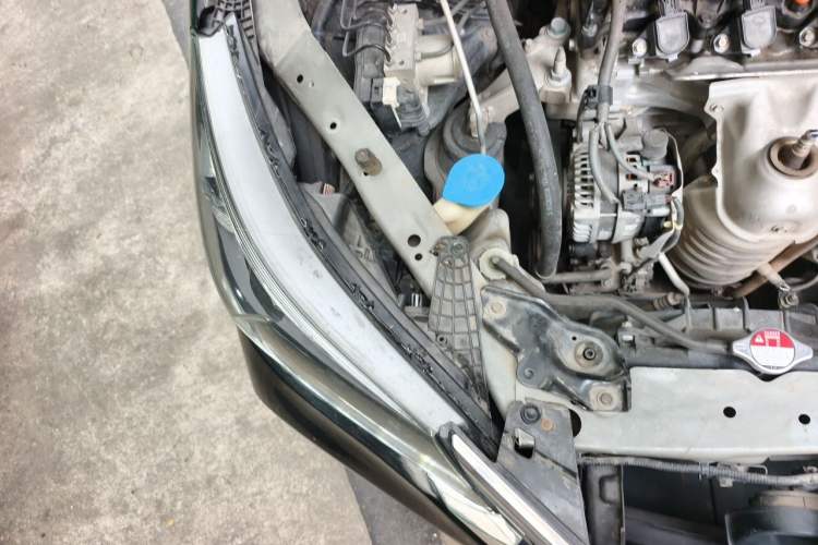 Used Honda Accord 2015 2.0L LXS Elite Edition Engine Bay Right
