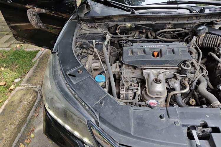 Used Honda Accord 2015 2.0L LX Comfort Edition Engine Bay Right