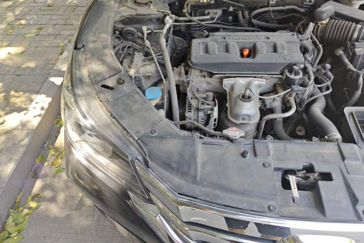 Used Honda Accord 2015 2.0L LX Comfort Edition Engine Bay Right