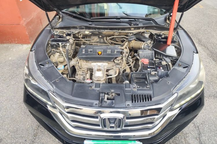 Used Honda Accord 2015 2.0L LX Comfort Edition Engine Bay