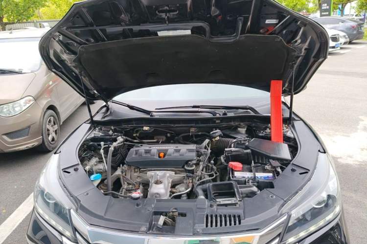 Used Honda Accord 2015 2.0L LX Comfort Edition Engine Bay