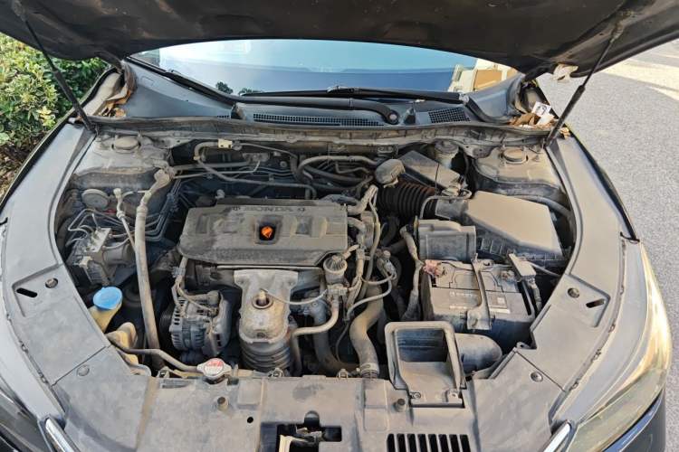 Used Honda Accord 2015 2.0L EX Luxury Edition Engine Bay