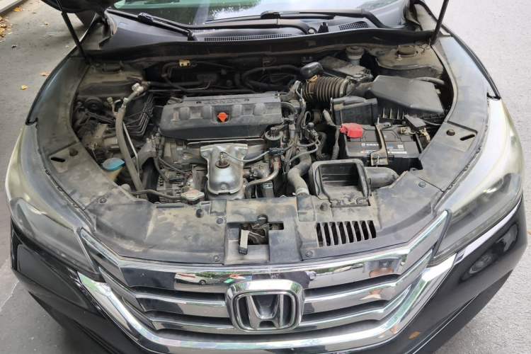 Used Honda Accord 2015 2.0L LX Comfort Edition Engine Bay
