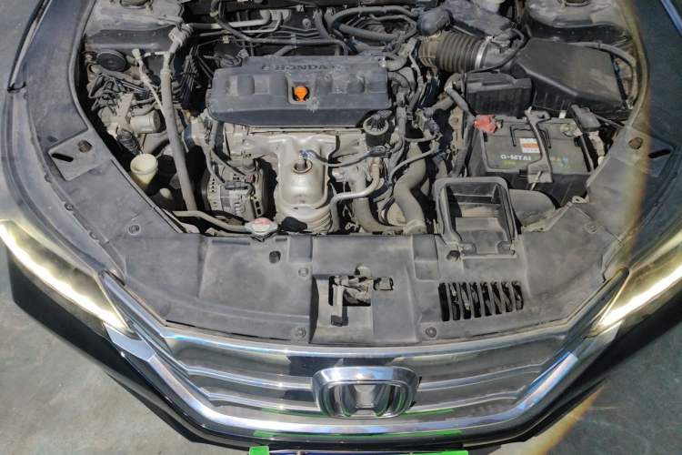 Used Honda Accord 2015 2.0L EX Luxury Edition Engine Bay