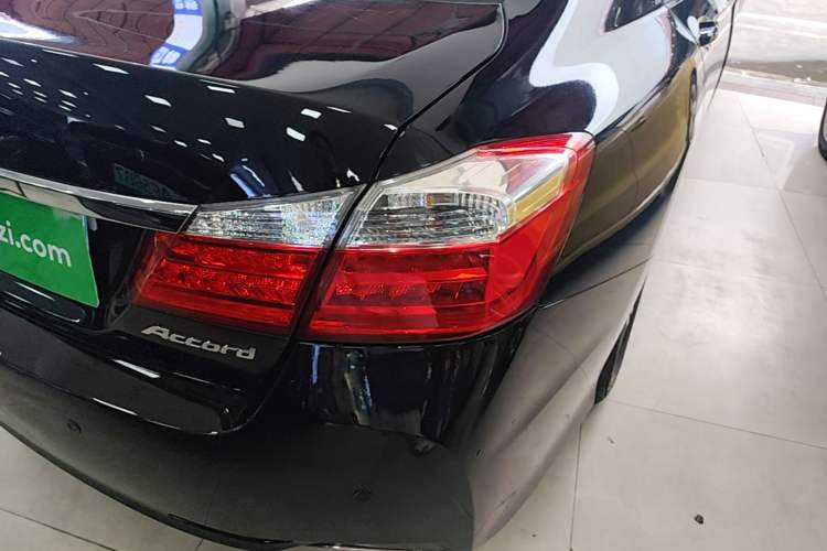 Used Honda Accord 2015 2.0L LX Comfort Edition Exterior 3