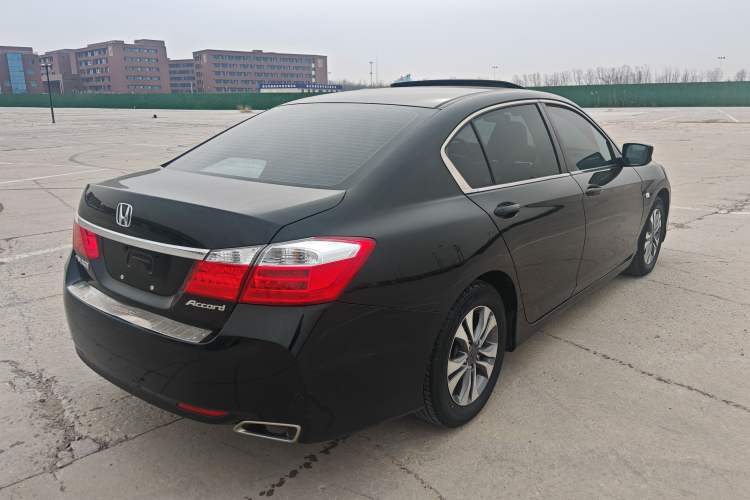Used Honda Accord 2015 2.0L LX Comfort Edition Exterior 3