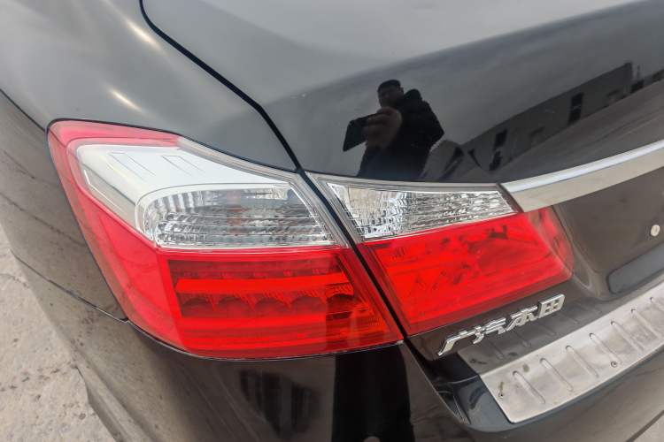 Used Honda Accord 2015 2.0L LX Comfort Edition Exterior 6