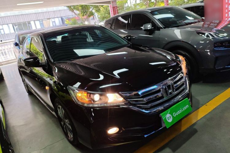 Used Honda Accord 2015 2.0L LX Comfort Edition Front Right 45 Deg