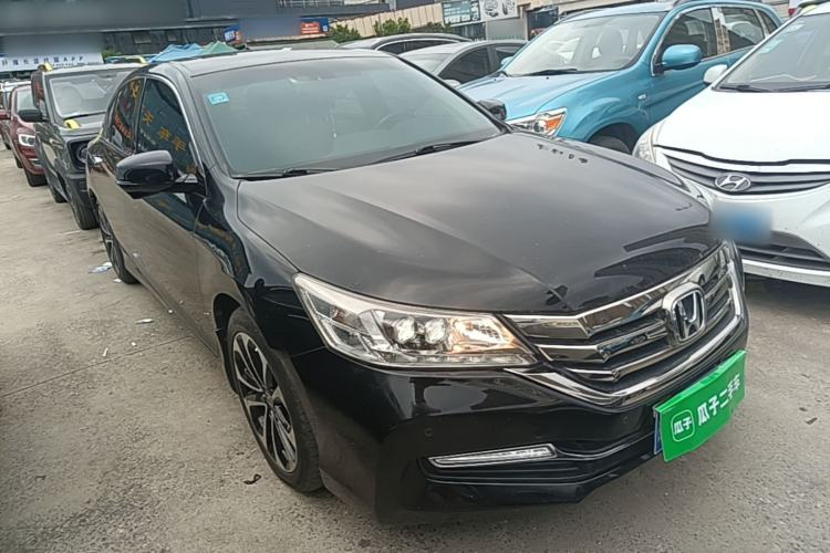 Used Honda Accord 2015 3.0L VTI Prestige Edition Front Right 45 Deg