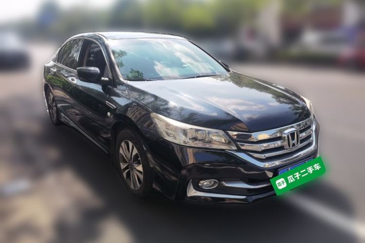 Used Honda Accord 2015 2.0L LX Comfort Edition Front Right 45 Deg