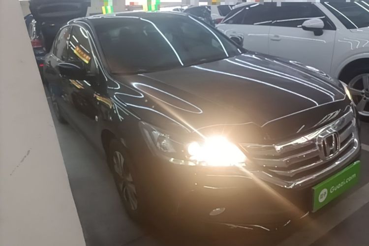 Used Honda Accord 2015 2.0L LX Comfort Edition Front Right 45 Deg