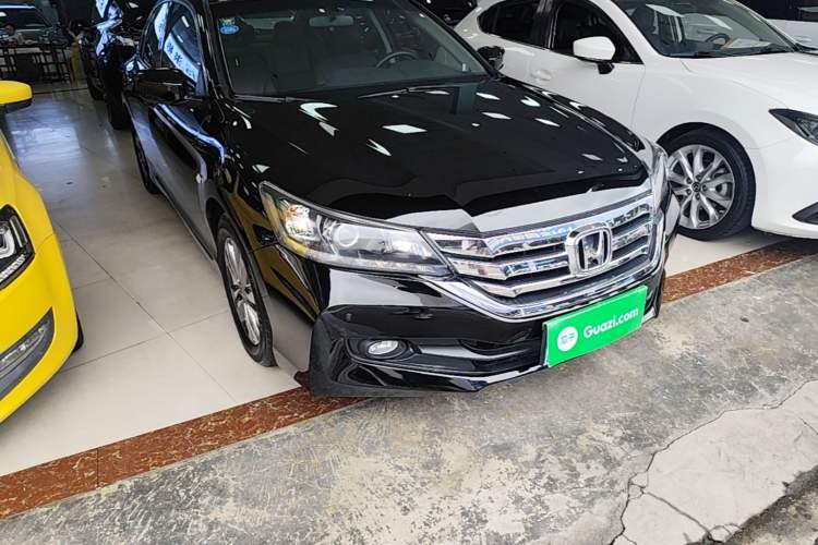Used Honda Accord 2015 2.0L LX Comfort Edition Front Right 45 Deg