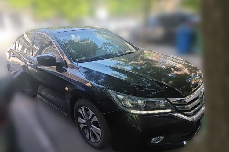Used Honda Accord 2015 2.0L LX Comfort Edition Front Right 45 Deg