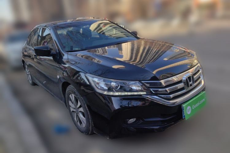 Used Honda Accord 2015 2.0L LX Comfort Edition Front Right 45 Deg