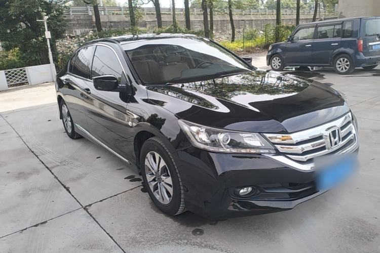 Used Honda Accord 2015 2.0L LXS Elite Edition Front Right 45 Deg
