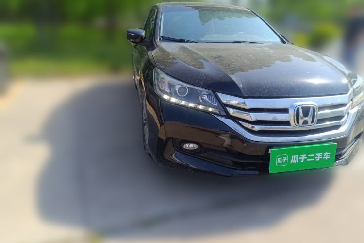 Used Honda Accord 2015 2.0L LX Comfort Edition Front Right 45 Deg