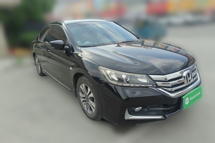 Used Honda Accord 2015 2.0L LX Comfort Edition Front Right 45 Deg