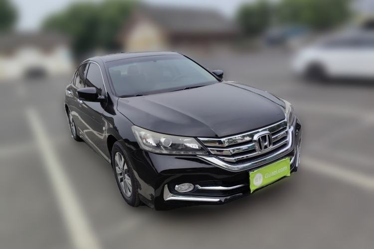 Used Honda Accord 2015 2.0L LX Comfort Edition Front Right 45 Deg