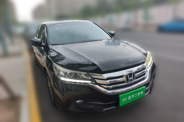 Used Honda Accord 2015 2.0L LX Comfort Edition Front Right 45 Deg