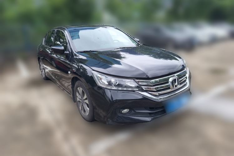 Used Honda Accord 2015 2.0L LX Comfort Edition Front Right 45 Deg