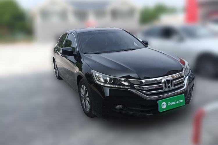 Used Honda Accord 2015 2.0L LX Comfort Edition Front Right 45 Deg