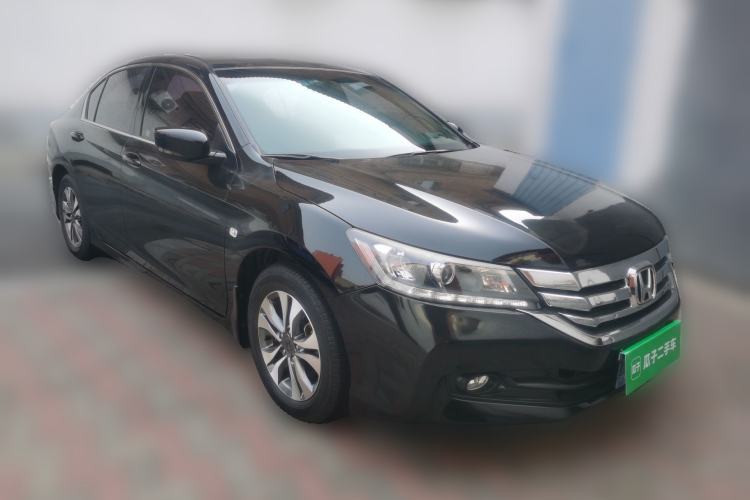 Used Honda Accord 2015 2.0L LX Comfort Edition Front Right 45 Deg