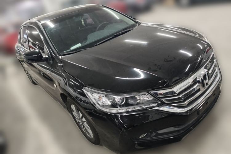 Used Honda Accord 2015 2.0L LX Comfort Edition Front Right 45 Deg