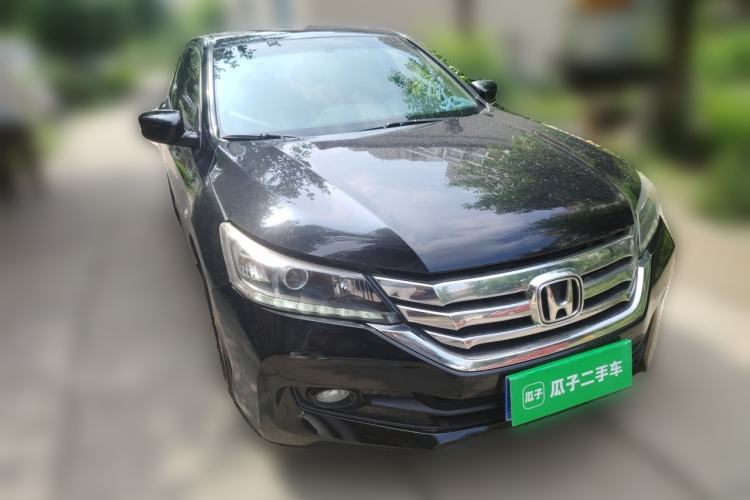 Used Honda Accord 2015 2.0L LX Comfort Edition Front Right 45 Deg