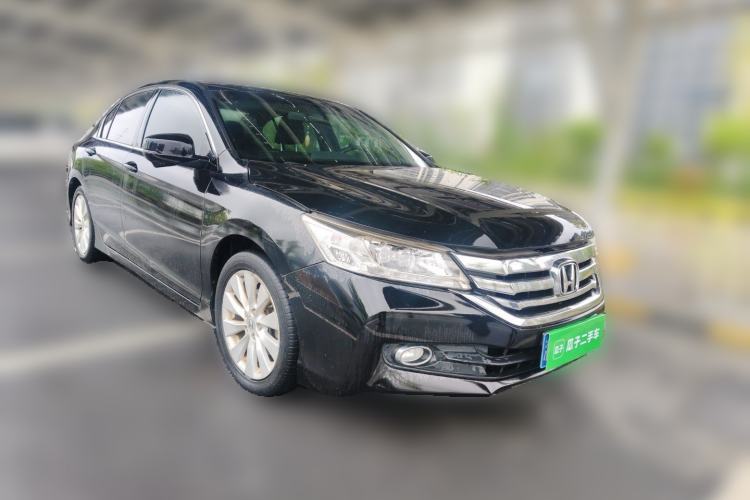 Used Honda Accord 2015 2.4L EX Luxury Edition Front Right 45 Deg