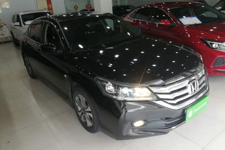 Used Honda Accord 2015 2.0L LX Comfort Edition Front Right 45 Deg