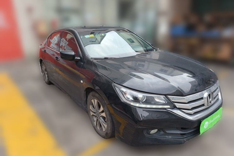 Used Honda Accord 2015 2.0L LX Comfort Edition Front Right 45 Deg