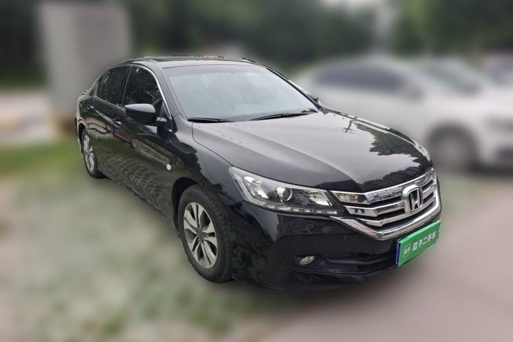 Used Honda Accord 2015 2.0L LXS Elite Edition Front Right 45 Deg