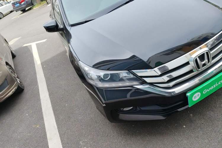 Used Honda Accord 2015 2.0L LX Comfort Edition Front Right 45 Deg