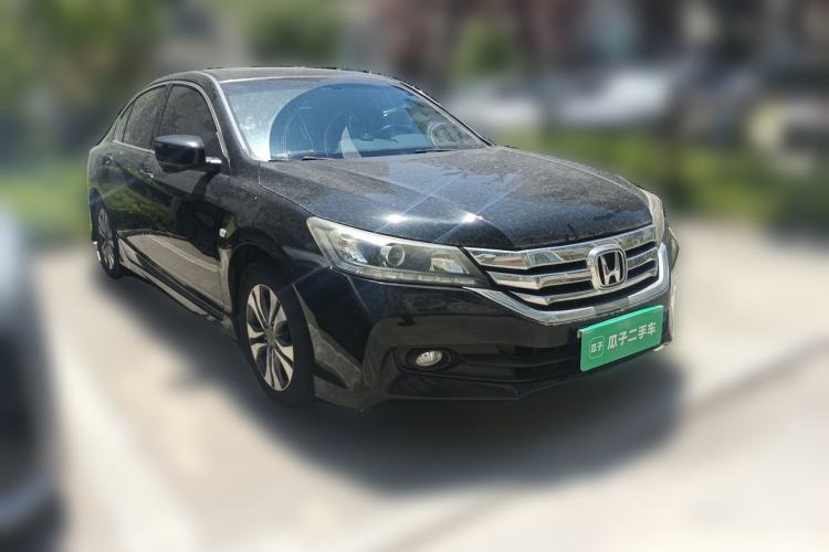 Used Honda Accord 2015 2.0L LX Comfort Edition Front Right 45 Deg