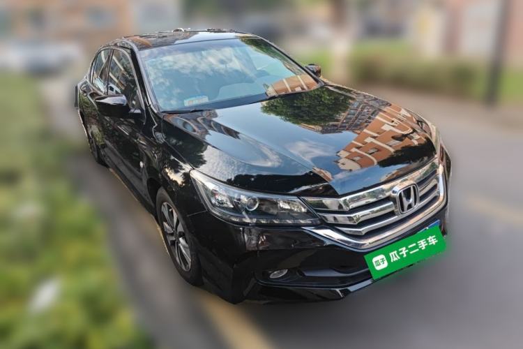 Used Honda Accord 2015 2.0L EX Luxury Edition Front Right 45 Deg