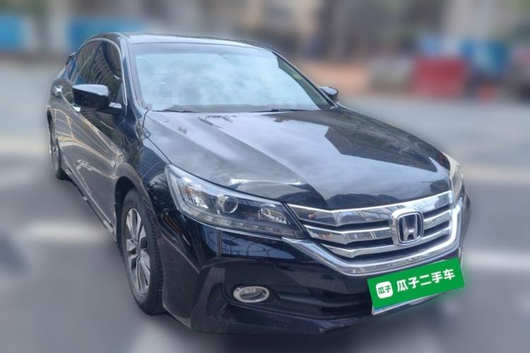 Used Honda Accord 2015 2.0L EX Luxury Edition Front Right 45 Deg