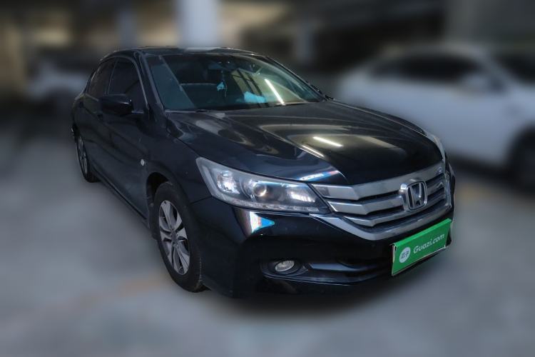 Used Honda Accord 2015 2.0L EX Luxury Edition Front Right 45 Deg