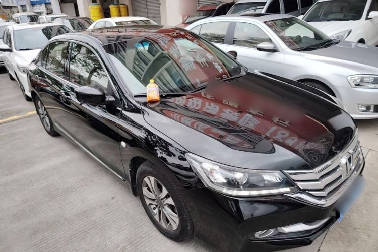 Used Honda Accord 2015 2.0L LX Comfort Edition Front Right 45 Deg